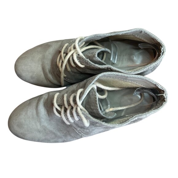 (5 for $25) Arizona Jean Co Lace Up Wedge Bootie in Taupe Size 6 - Picture 7 of 9